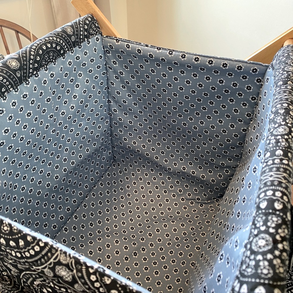 Black medallion pattern knitting caddy and needle/hook cases - Picture 2 of 9